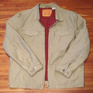 Levi's Tan Lightweight Shirt Jacket with Classic Design
